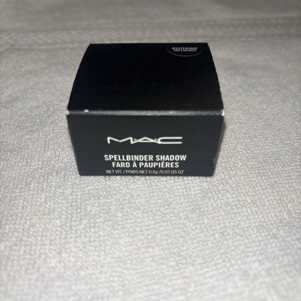 MAC Spellbinder Shadow Cosmic Clash